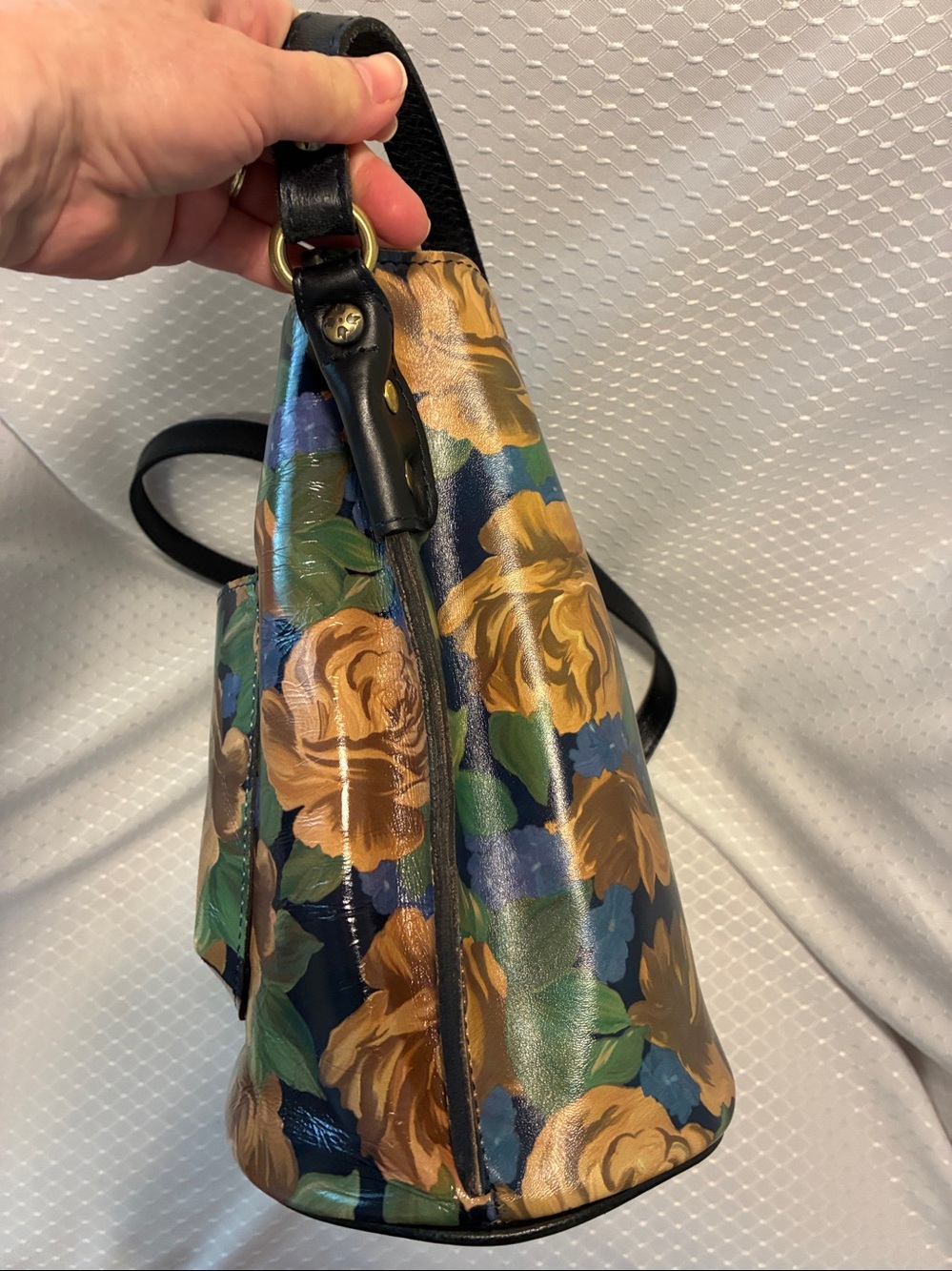 Patricia Nash Leather Lavello Bucket Bag Like New - Picture 4 of 10